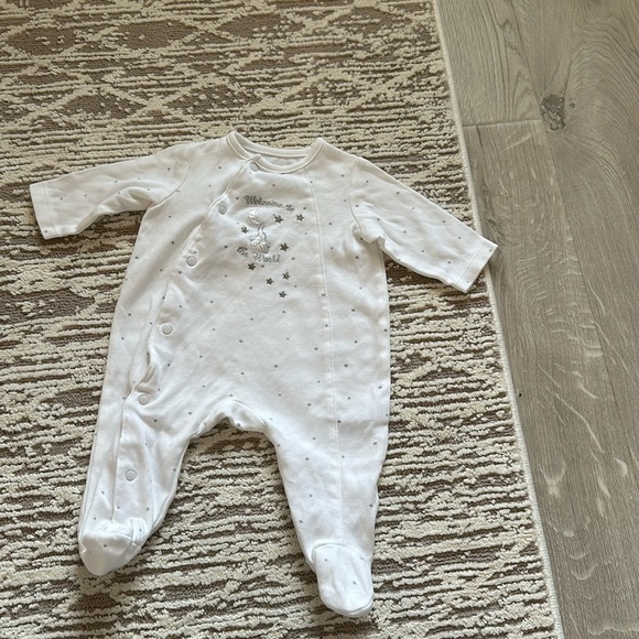 NWOT Welcome to the World Onesie - Picture 5 of 7